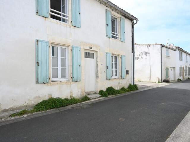 Maison Typique Rétaise À Vendre Centre village Saint-Clément des Baleines — photo du bien