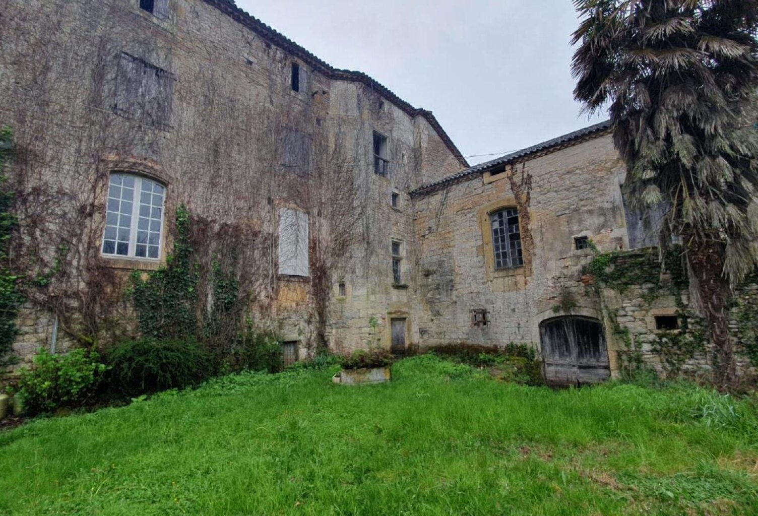 Vallée du lot Ouest- En campagne isolée ancienne ferme avec 29 h — photo 1