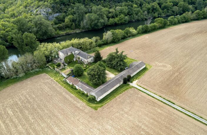 Vallée du lot Ouest- En campagne isolée ancienne ferme avec 29 h — photo 3
