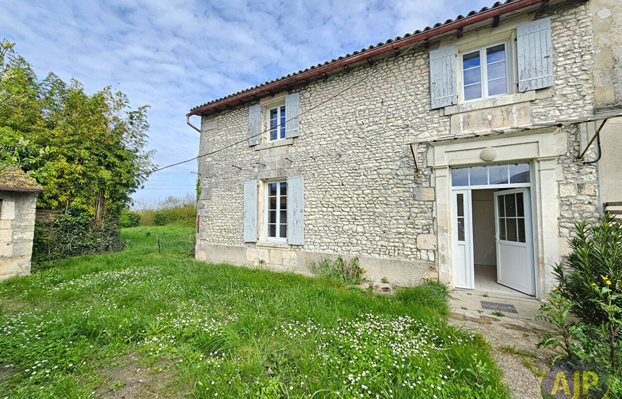 maison 4 pièces 107 m2 à vendre à Saint-Sever-de-Saintonge (17800)