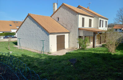 location maison 780 € CC /mois à proximité de Marigny-Chemereau (86370)