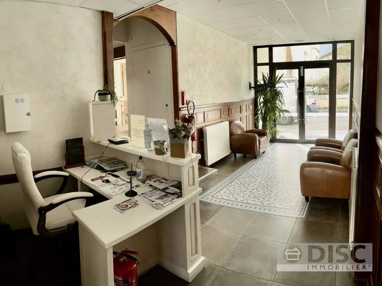 HÔTEL-RESTAURANT 2 ÉTOILES - BAGNÈRES-DE-LUCHON (31110) — photo 1