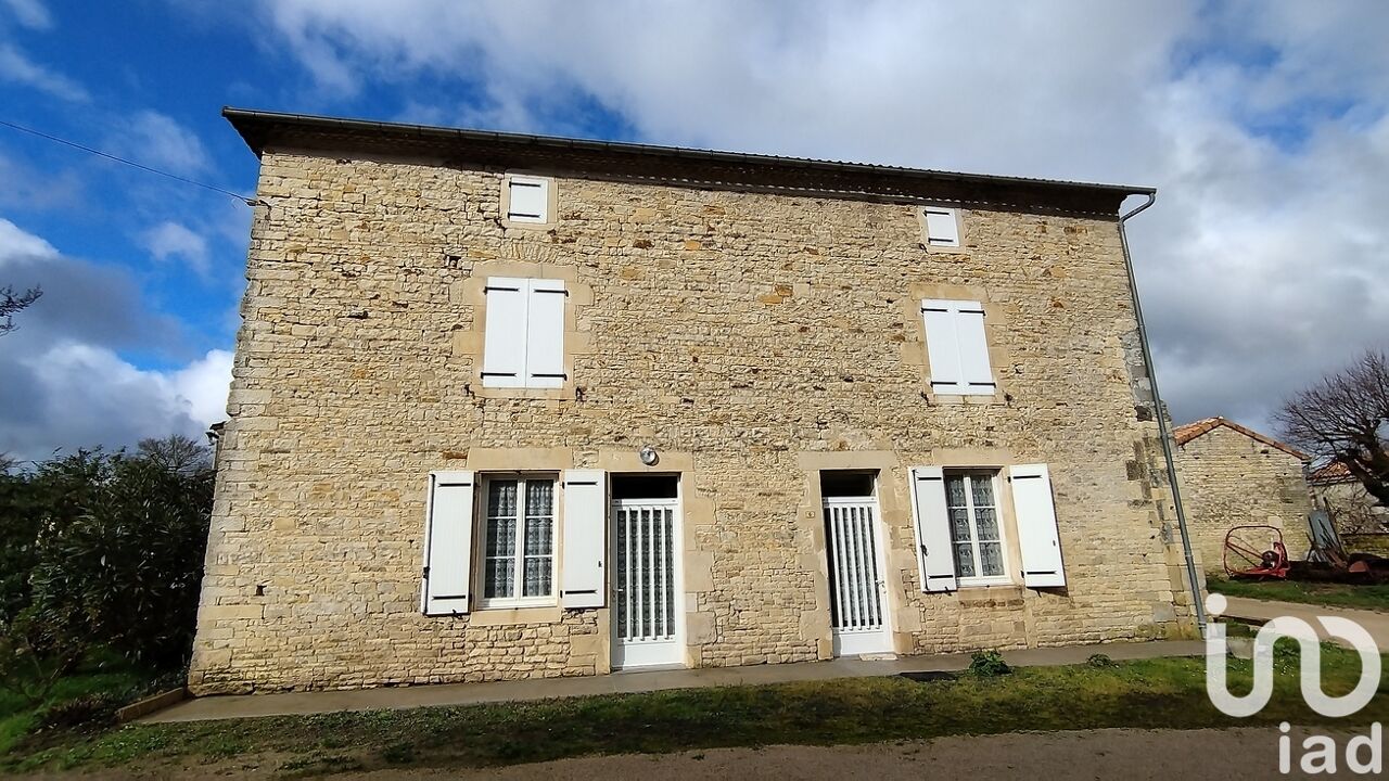 maison 3 pièces 77 m2 à vendre à Longré (16240)