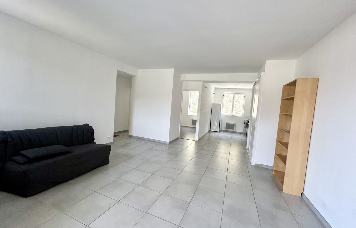 appartement 4 pièces 73 m2 à louer à Meyrargues (13650)