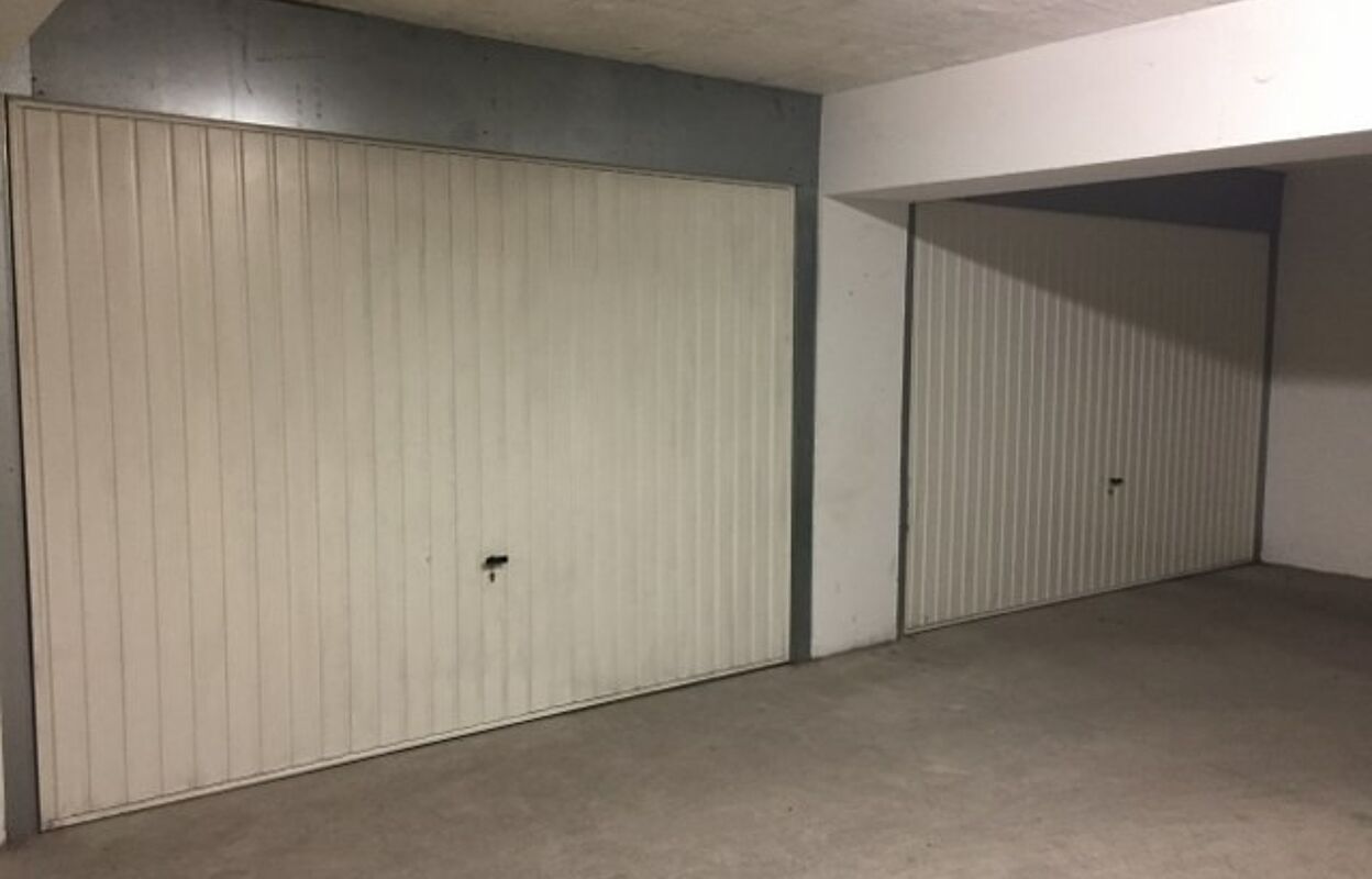 garage  pièces  m2 à louer à L'Île-Rousse (20220)