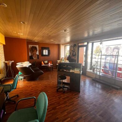 Commerce  111700 €