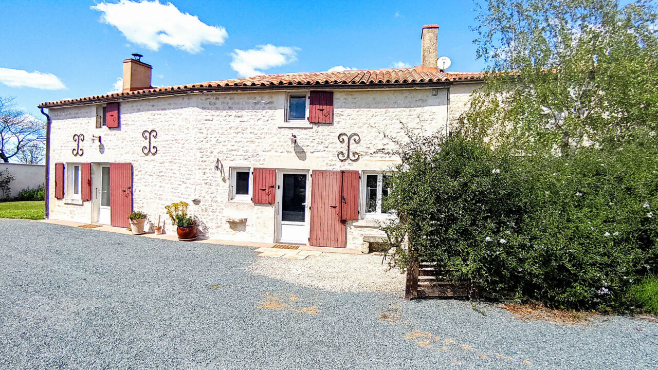 maison 8 pièces 201 m2 à vendre à Saint-Pierre-le-Vieux (85420)