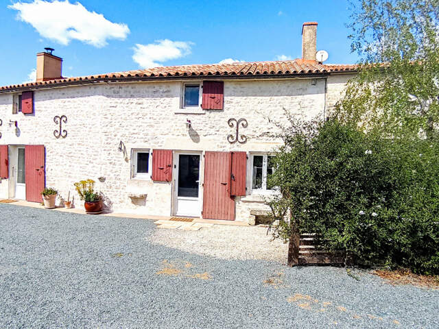 Superbe maison en pierre entièrement rénovée. — photo du bien