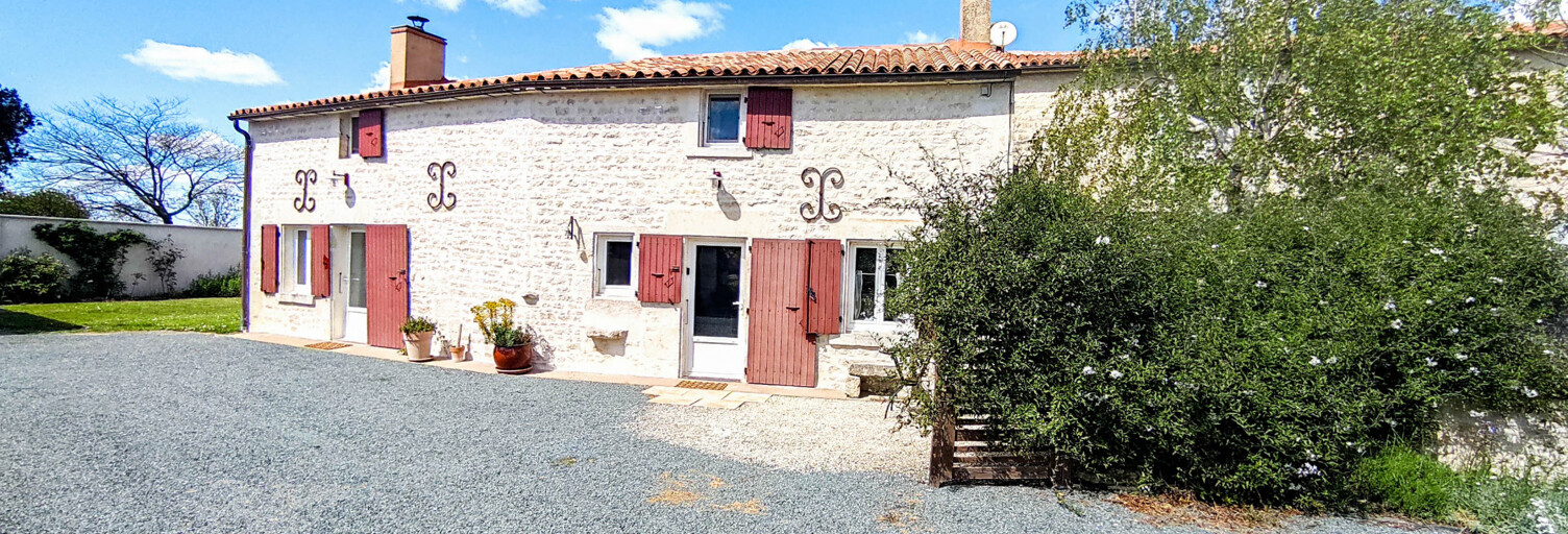 Maison 8 Pièces 201 m² à vendre à Saint-Pierre-le-Vieux (85420)