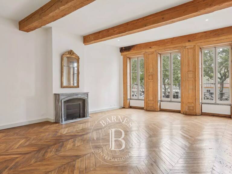 Lyon 2 - Quai Saint Antoine - Appartement rénové de 92,82 m² - 1 Bureau - 1 Chambre — photo 1