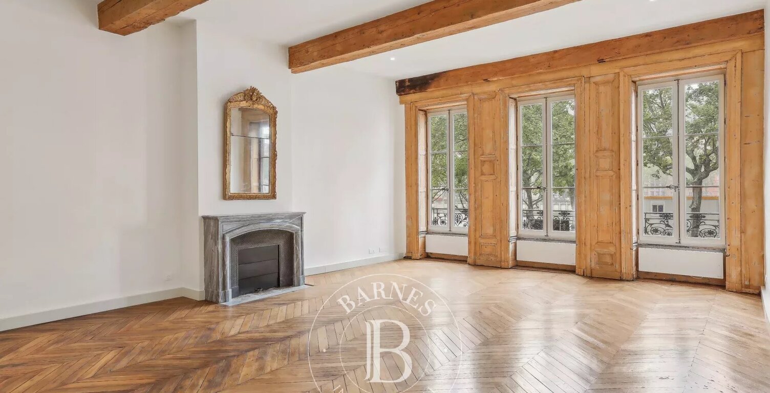 Lyon 2 - Quai Saint Antoine - Appartement rénové de 92,82 m² - 1 Bureau - 1 Chambre — photo 1