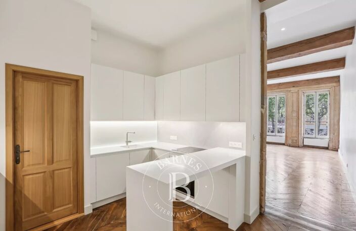 Lyon 2 - Quai Saint Antoine - Appartement rénové de 92,82 m² - 1 Bureau - 1 Chambre — photo 3