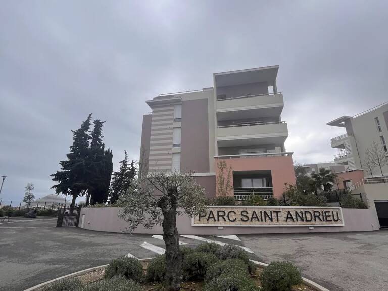 2 PIECES AVEC TERRASSE ET STATIONNEMENT — photo 1
