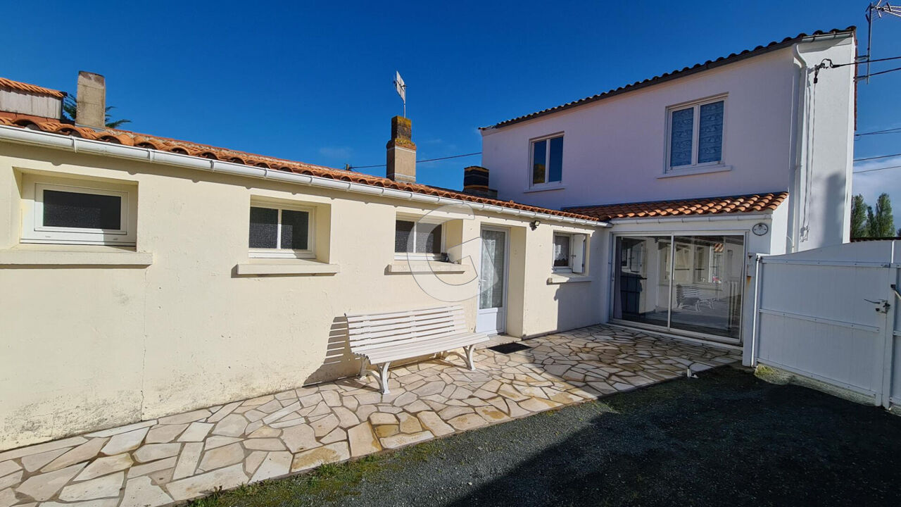 maison 10 pièces 232 m2 à vendre à L'Aiguillon-sur-Mer (85460)