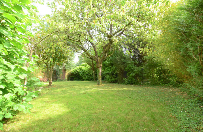 78690 LES ESSARTS LE ROI     Agréable maison 5 pièces sur un — photo 2