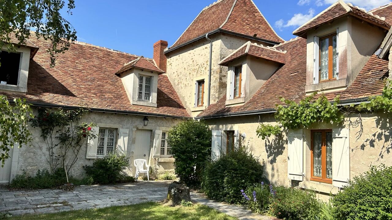 maison 11 pièces 240 m2 à vendre à Le Pont-Chrétien-Chabenet (36800)