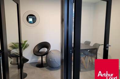 Bureau  1562 €