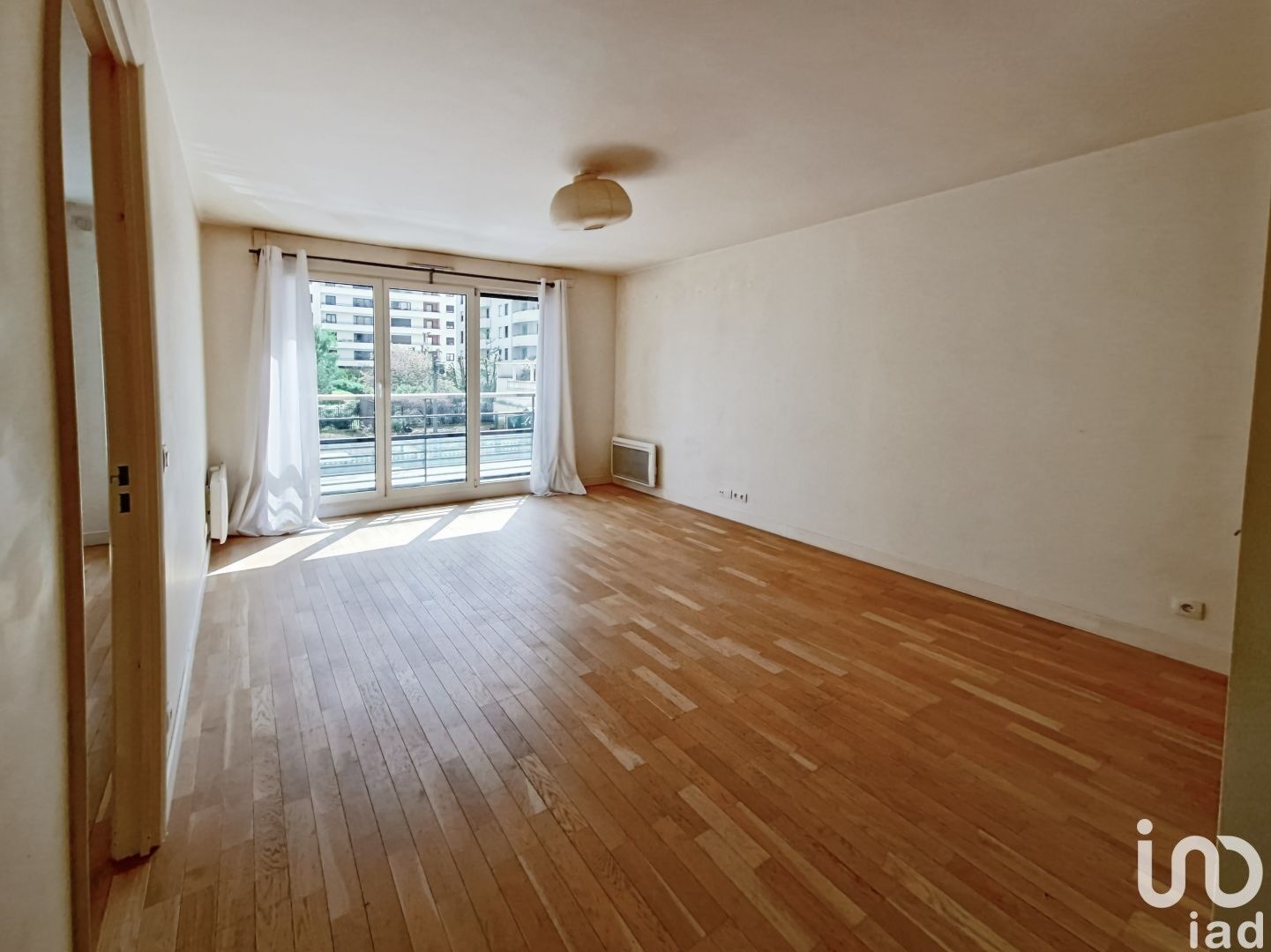 Appartement a louer suresnes - 2 pièce(s) - 63 m2 - Surfyn