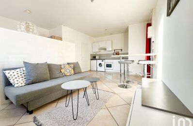 location appartement 580 € CC /mois à proximité de Bormes-les-Mimosas (83230)