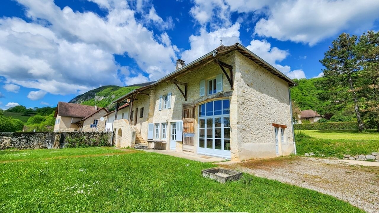 maison 8 pièces 210 m2 à vendre à Aoste (38490)