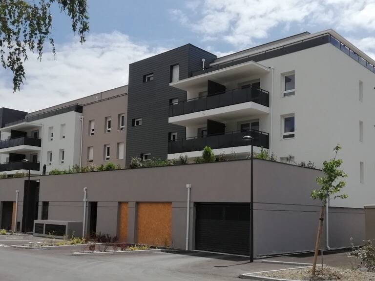Local commercial — photo 1