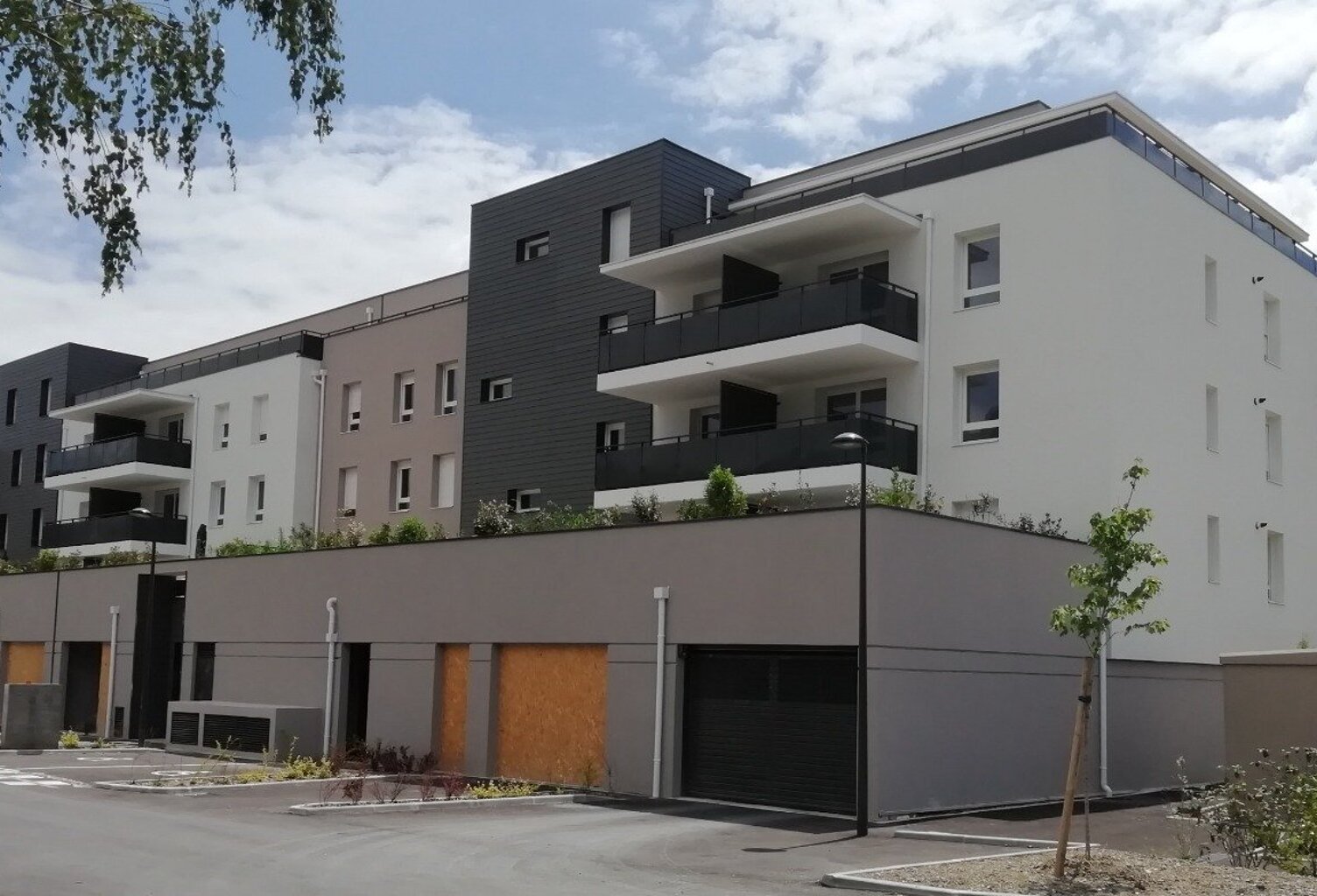 Local commercial — photo 1