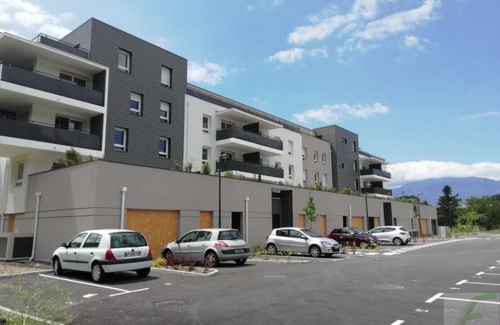 Local commercial — photo 3