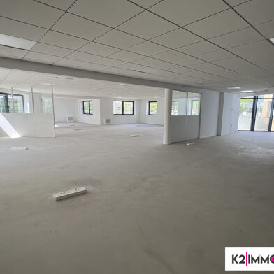 Bureau 241 m²