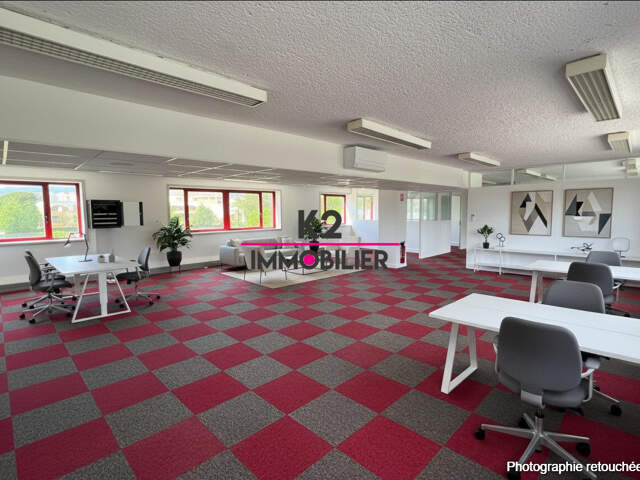 Bureaux visibles, accessibles, prêts à l'emploi  Montéli — photo du bien
