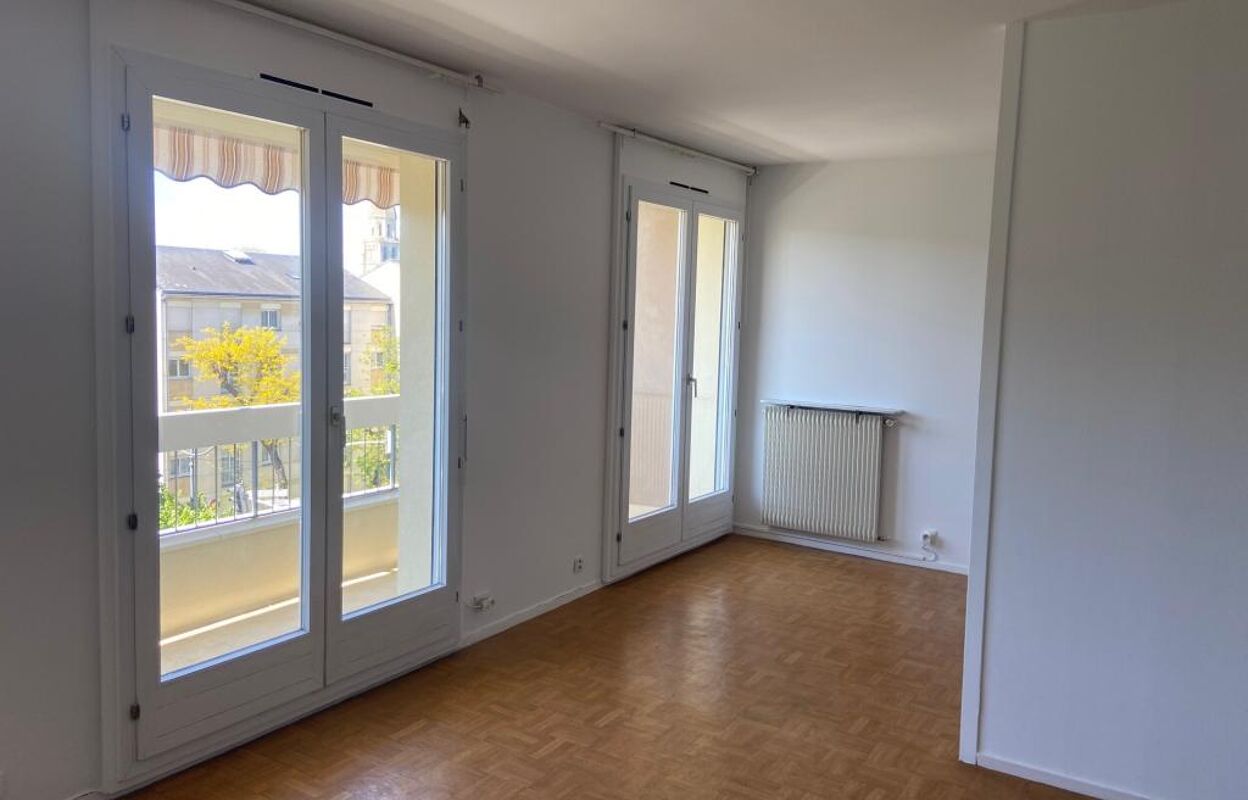 appartement 3 pièces 80 m2 à louer à Poissy (78300)