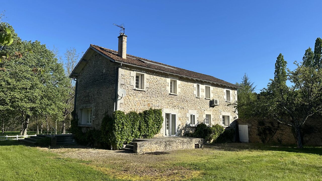 maison 7 pièces 153 m2 à louer à Fontaine-le-Comte (86240)