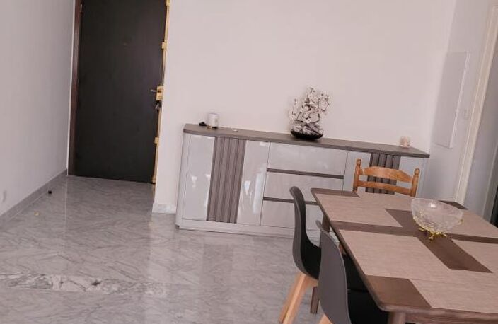 NICE CENTRE 3 PIECES — photo 3