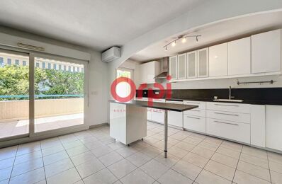 location appartement 1 100 € CC /mois à proximité de Golfe-Juan (06220)