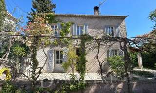 Maison 5 Pièces 100 m² à vendre à Châteauneuf-Grasse (06740)