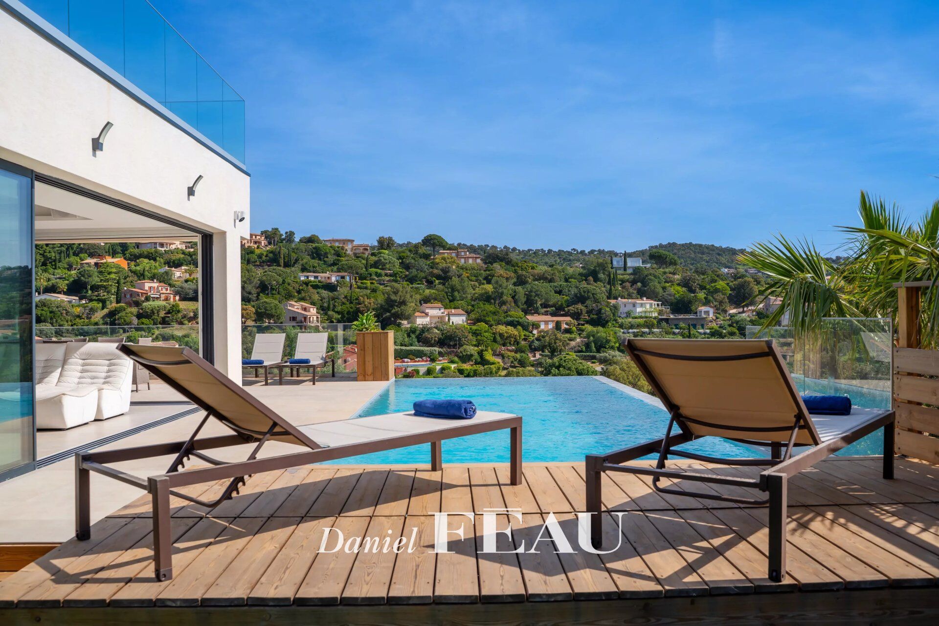 Villa / Maison 7 pièces  à vendre Cavalaire-sur-Mer 83240