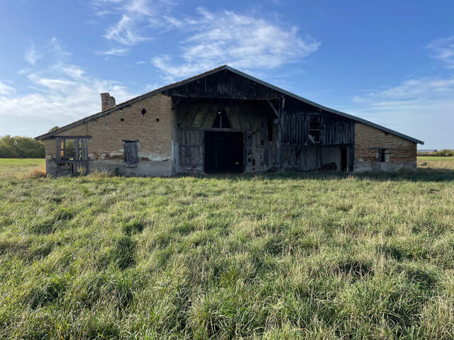 Métairie de 315m2 à rénover — photo du bien
