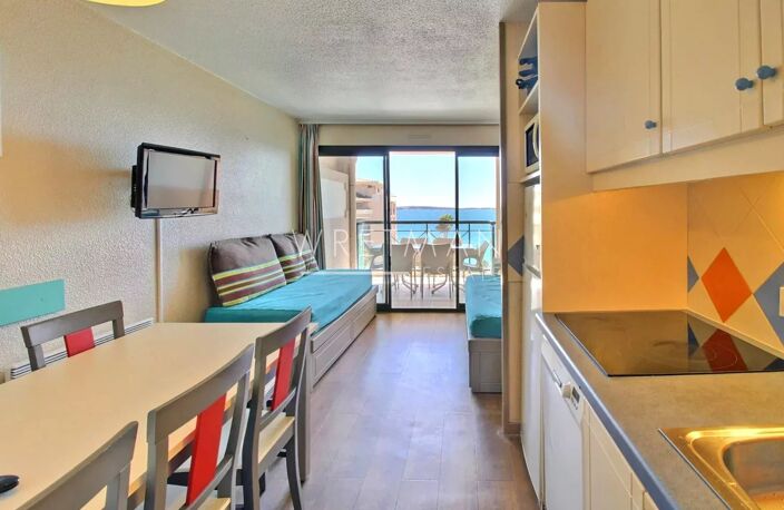 Duplex en dernier étage de 3 pièces avec 2 terrasses vue mer - C — photo 3