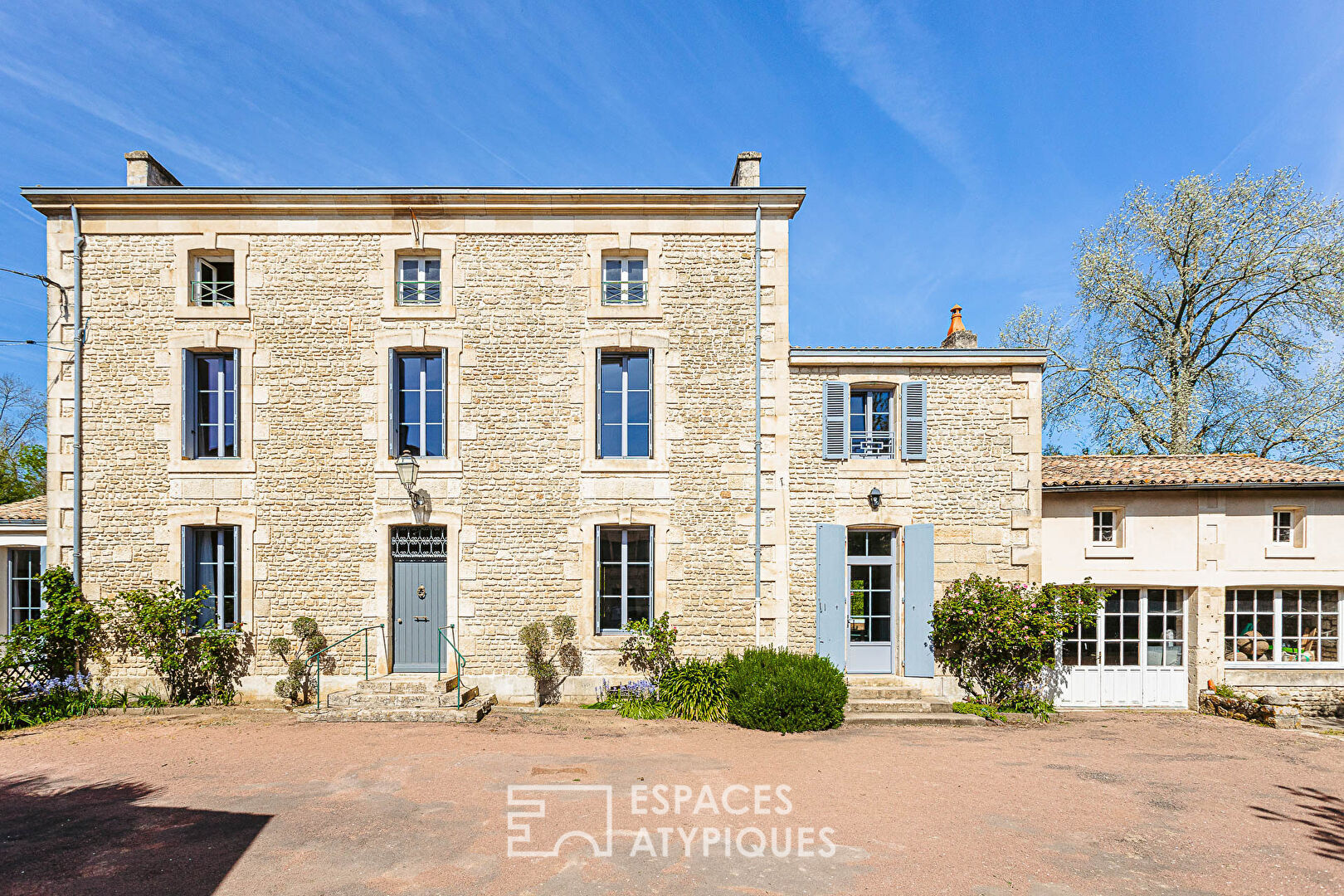 Villa / Maison  T8 à vendre Niort 79000