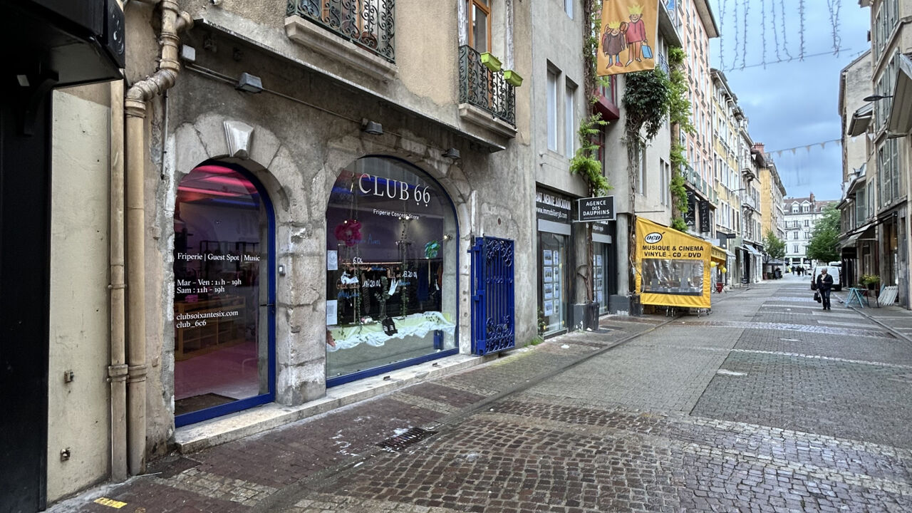 commerce  pièces 121 m2 à louer à Grenoble (38000)