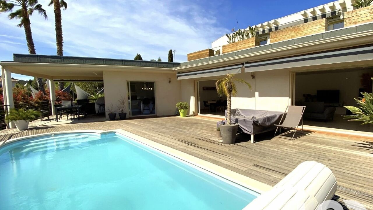 maison 7 pièces 255 m2 à vendre à Toulon (83100)