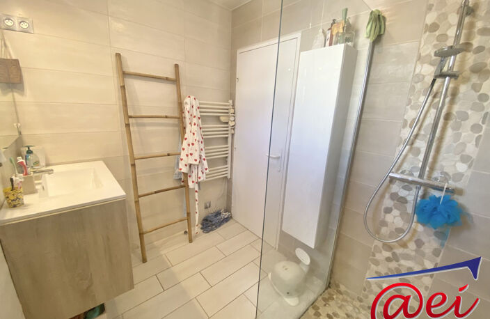Appartement T4 avec 2 terrasses et stationnements — photo 3