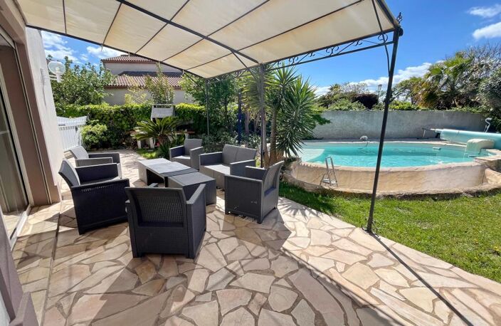 Superbe villa avec piscine et jardin paysagé — photo 3