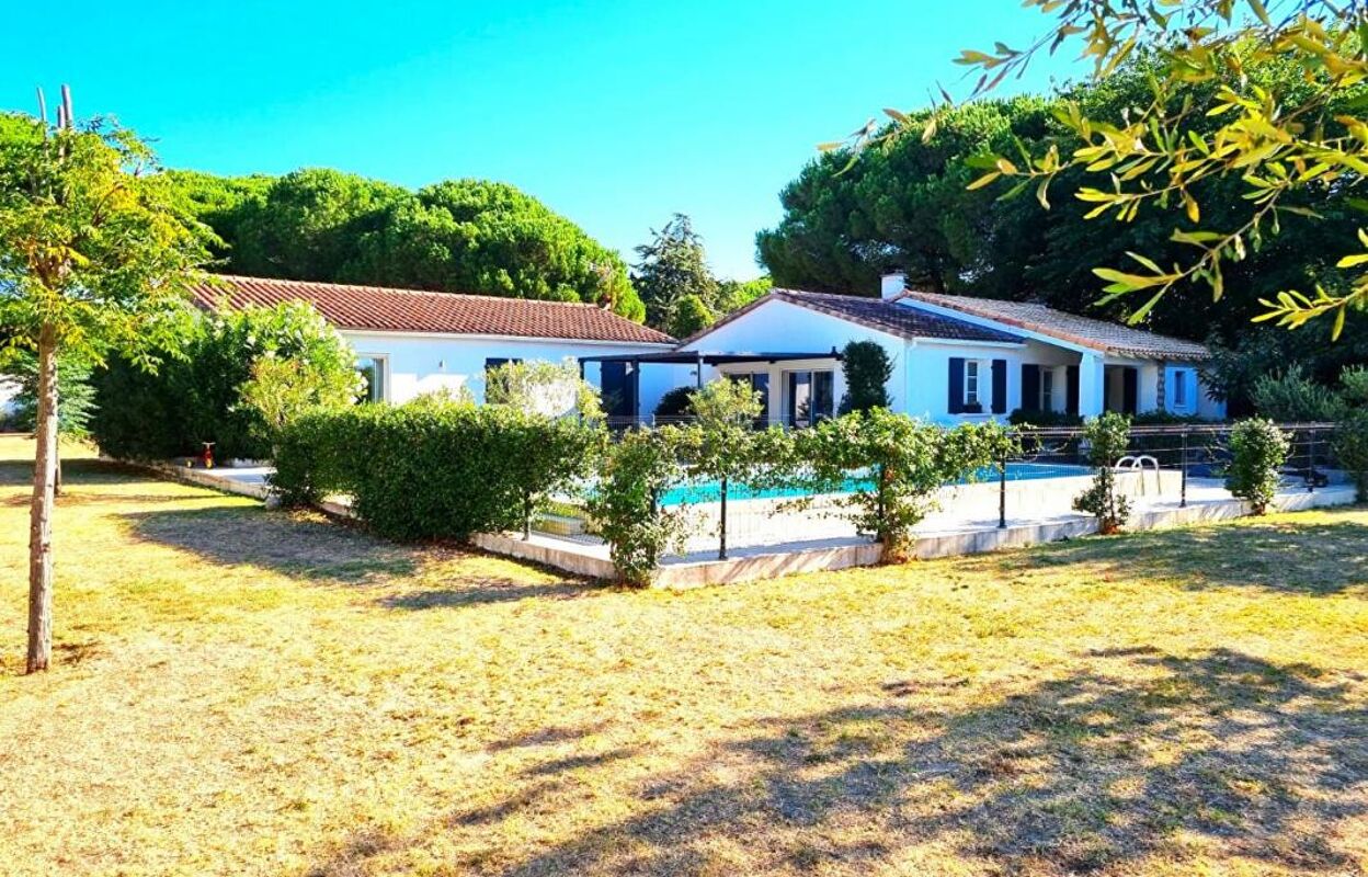 maison 6 pièces 195 m2 à vendre à Aigues-Mortes (30220)