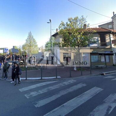 Commerce  380000 €