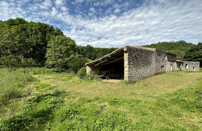Corps de ferme à rénover sur environ 1,4 ha — photo 4