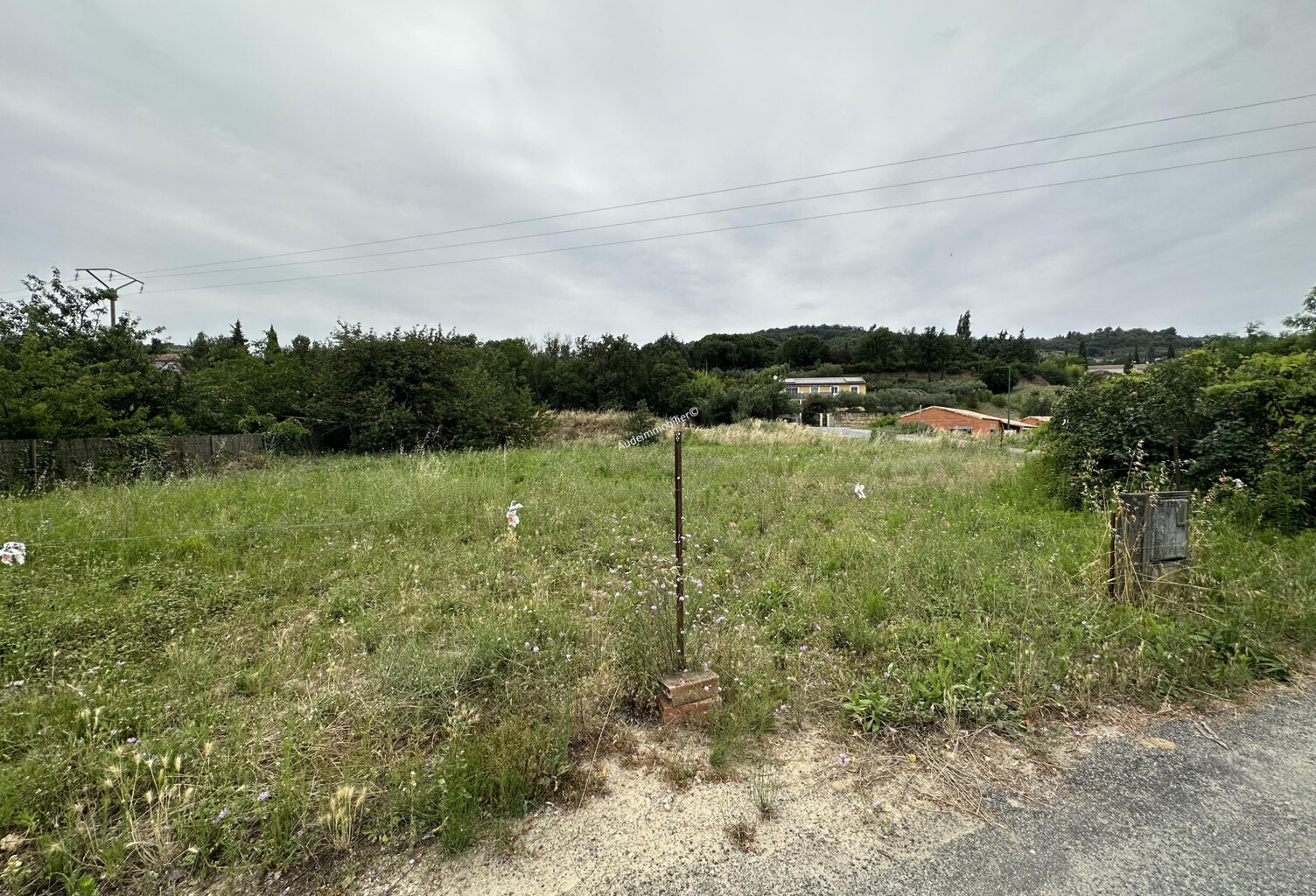 Terrain à bâtir viabilisé — photo 1