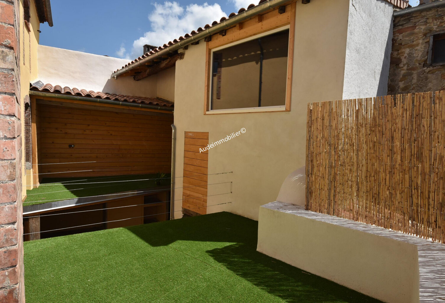 Maison avec gîte, terrasses dont une couverte, cour intérie — photo 1