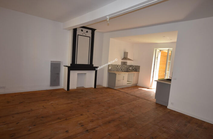 Maison avec gîte, terrasses dont une couverte, cour intérie — photo 3