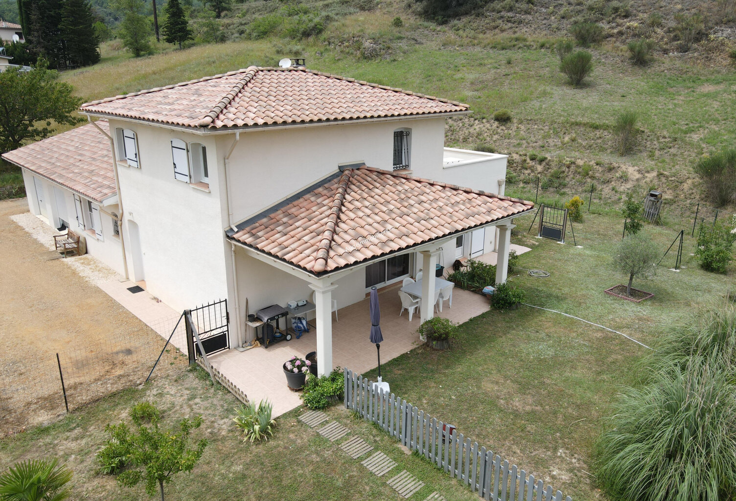 Villa de plain-pied avec gîte — photo 1