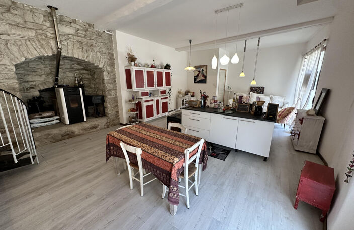 Maison en pierres avec jardin — photo 4